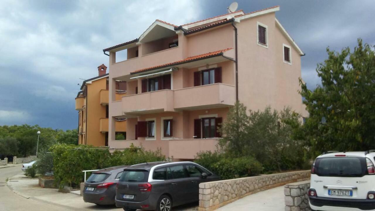Laura And Nevio Apartments And Rooms Cres Exterior foto