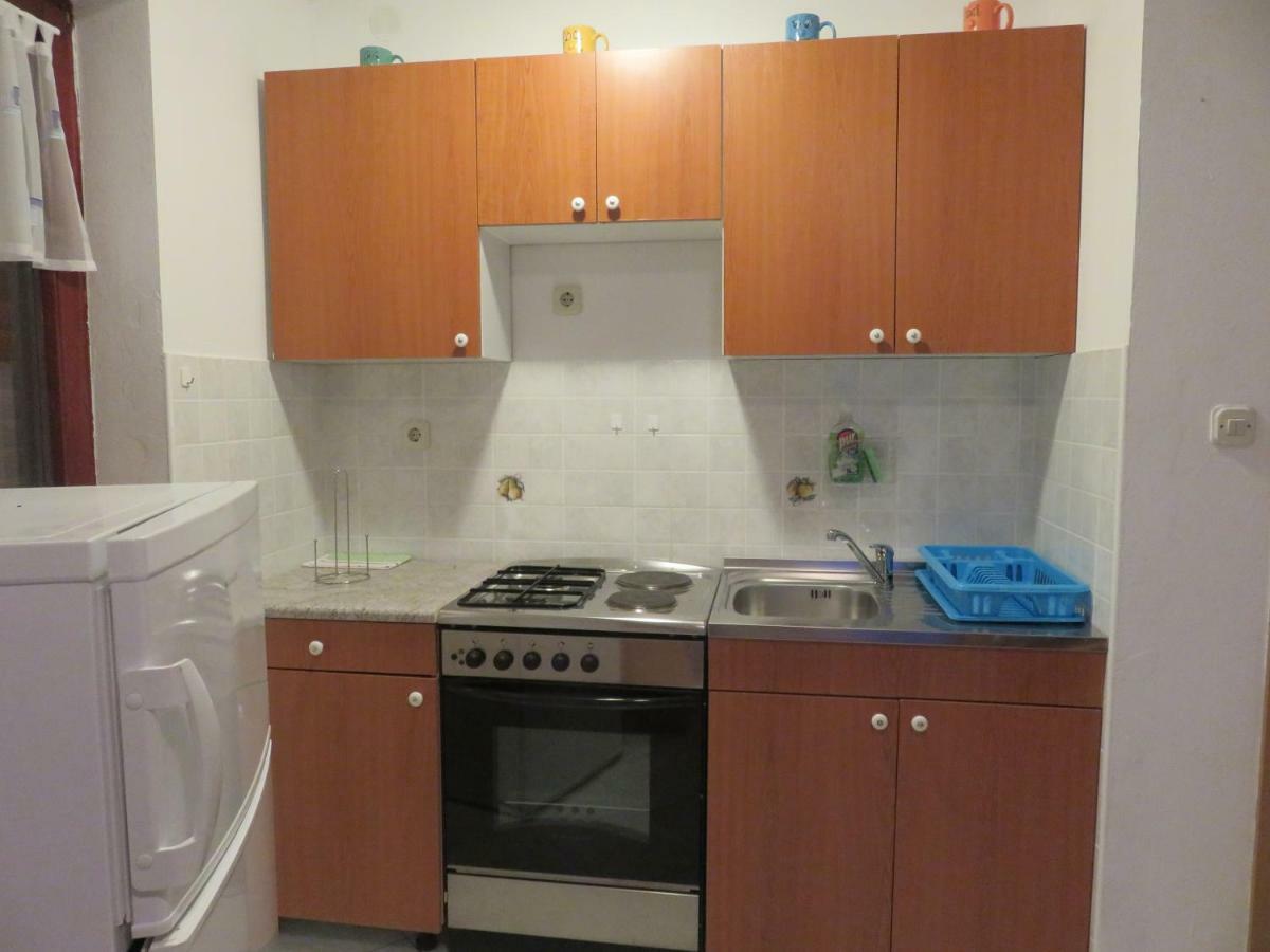 Laura And Nevio Apartments And Rooms Cres Exterior foto