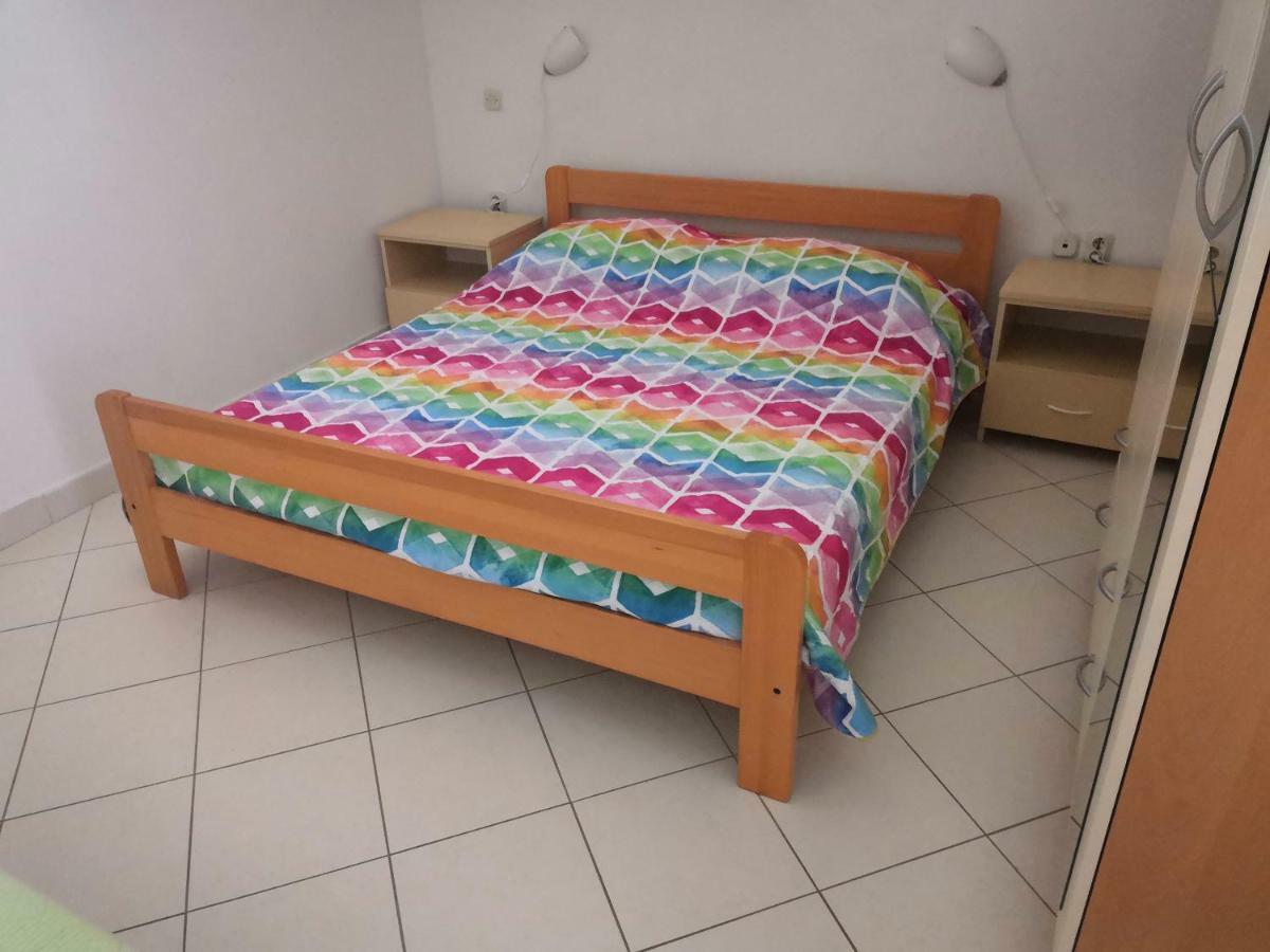 Laura And Nevio Apartments And Rooms Cres Exterior foto